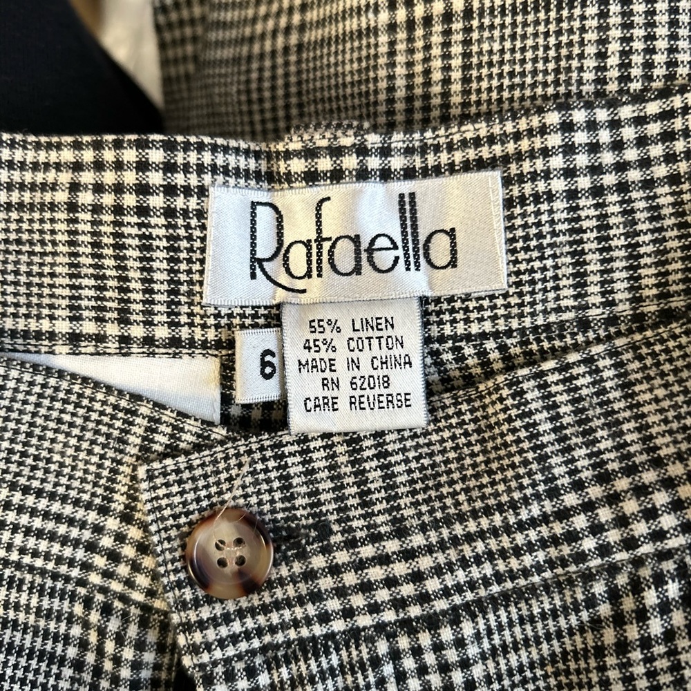 Vintage Rafaella plaid Shorts - Picture 5 of 6
